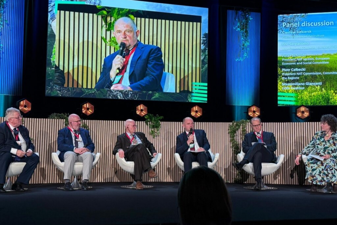 Unia Europejska otwiera dialog z rolnikami